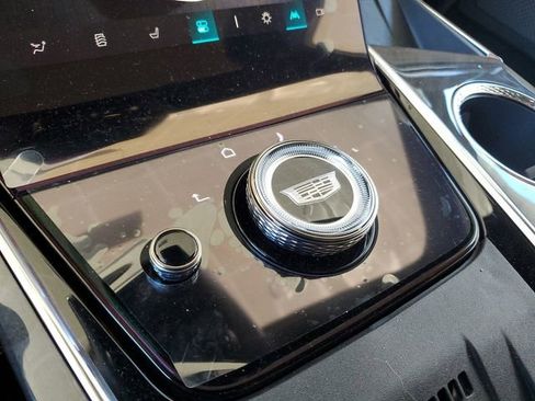 New 2025 Cadillac Escalade IQ Luxury 2 w/ LPO, Radiant Package image 19