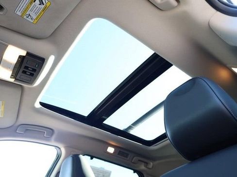 Certified 2025 Nissan Pathfinder SL w/ SL Premium Package FWD image 11