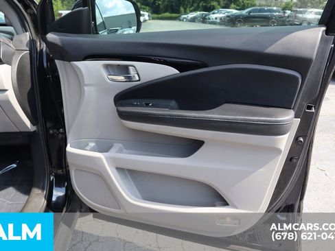 Used 2019 Honda Pilot Touring image 30