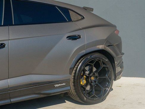 Used 2024 Lamborghini Urus Performante image 23