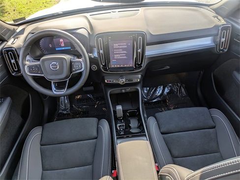 New 2026 Volvo XC40 B5 Ultra w/ Protection Package Premier image 12