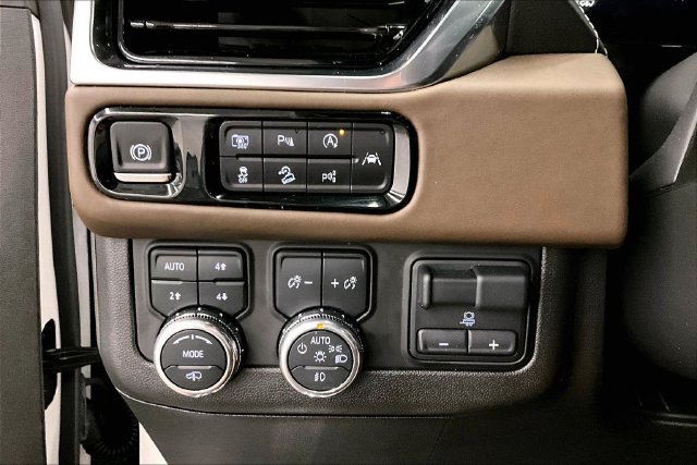Used 2025 GMC Yukon Denali Ultimate AWD/4WD image 40