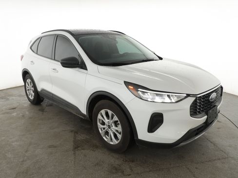 Used 2025 Ford Escape Active image 14