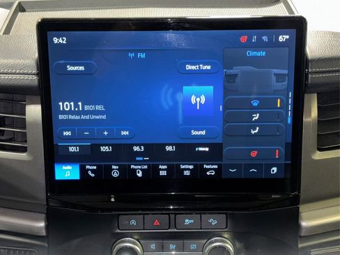 Used 2024 Ford Expedition XLT image 24