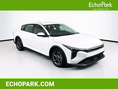 Used 2025 Kia K4 FWD image 1