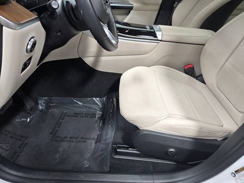 Used 2023 Mercedes-Benz GLC 300 4MATIC image 11