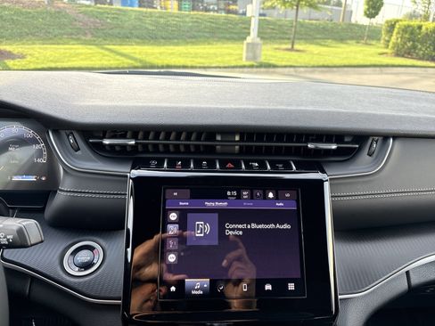 Used 2025 Jeep Grand Cherokee L Laredo image 27