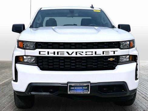 Used 2019 Chevrolet Silverado 1500 Custom w/ Custom Value Package AWD/4WD image 2