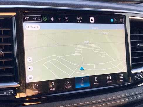 Used 2023 Chrysler Pacifica Limited image 22