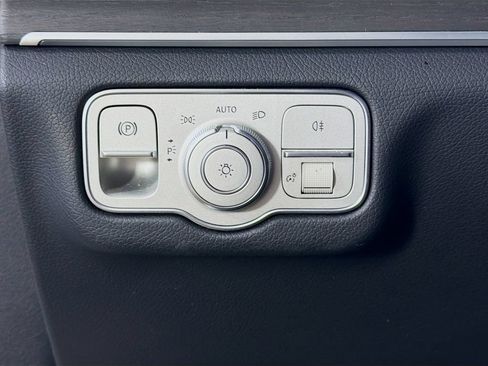 Used 2023 Mercedes-Benz GLE 350 4MATIC image 11