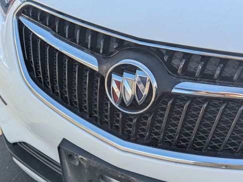 Used 2020 Buick Encore Essence image 11