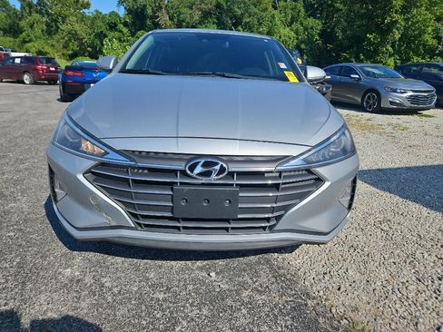 Used 2020 Hyundai Elantra SEL w/ Winter Weather Package FWD image 2