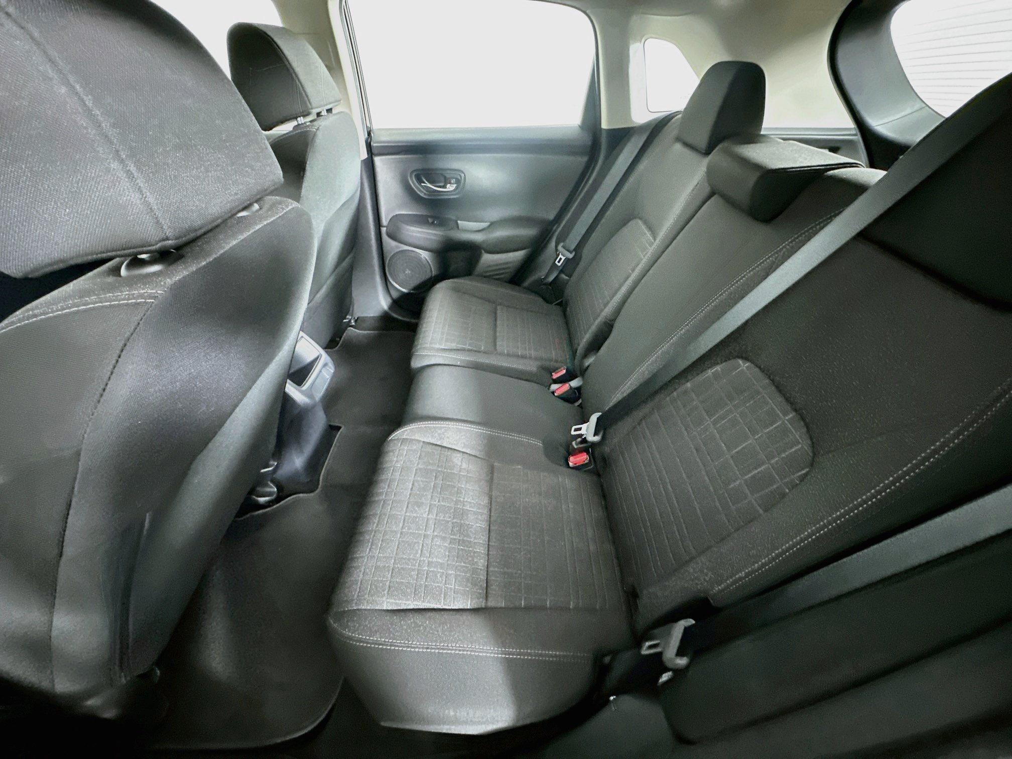 Used 2025 Honda HR-V LX image 25