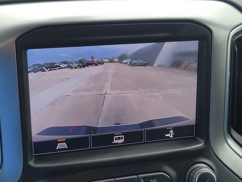 Used 2022 Chevrolet Silverado 2500 LTZ w/ LTZ Convenience Package image 18