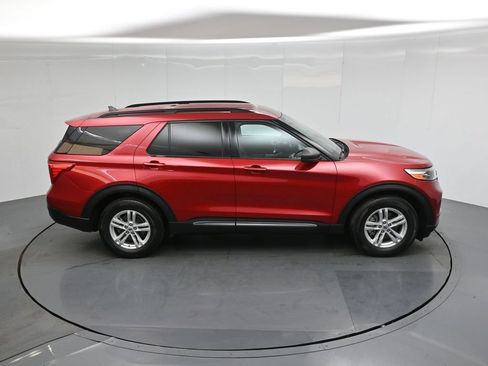 Used 2023 Ford Explorer XLT RWD image 37