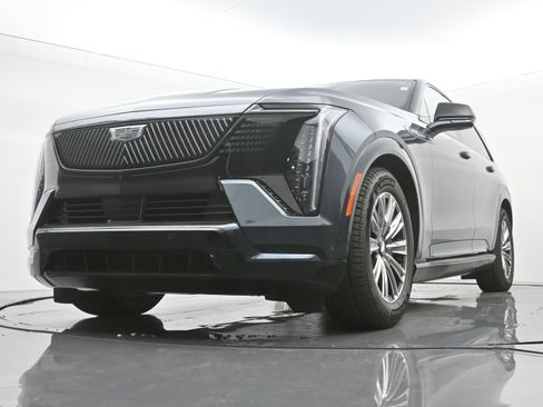 New 2026 Cadillac Escalade IQ Sport 1 w/ LPO, Floor Liner Package image 15