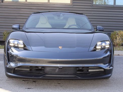 Used 2023 Porsche Taycan image 10
