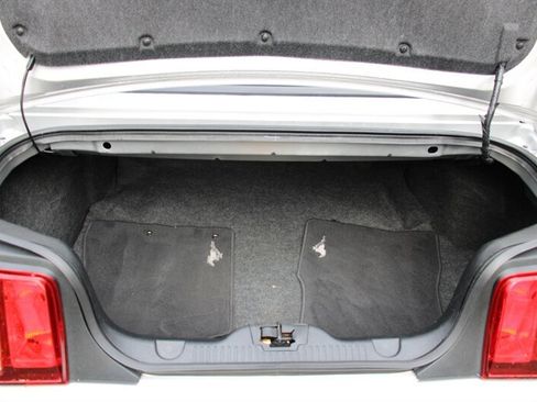 Used 2010 Ford Mustang Premium image 22