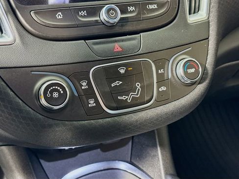 Used 2018 Chevrolet Malibu LT image 17