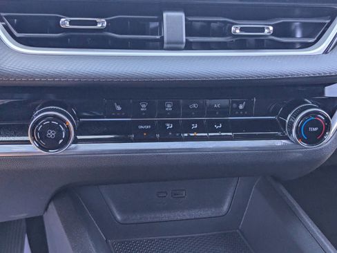 Used 2025 Chevrolet Equinox LT image 25