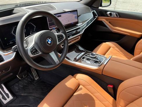 Used 2024 BMW X5 xDrive40i w/ Executive Package image 18