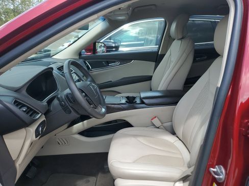 Used 2019 Lincoln Nautilus Select image 9