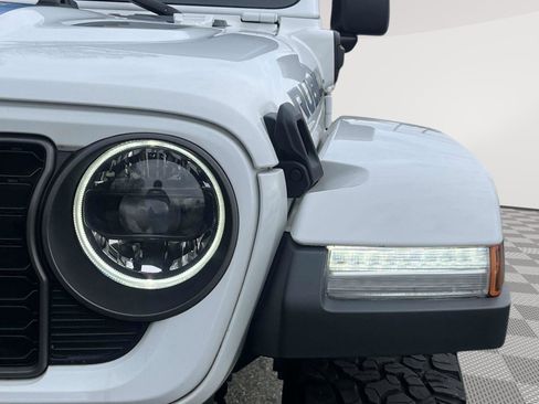 Used 2024 Jeep Wrangler Unlimited Rubicon 4xe AWD/4WD image 10
