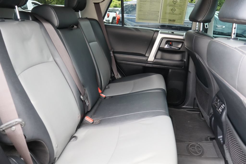 Used 2024 Toyota 4Runner SR5 Premium w/ Moonroof Package RWD image 27