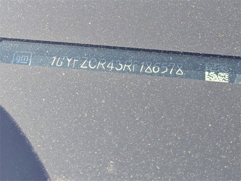 Used 2024 Cadillac XT4 Premium Luxury image 9