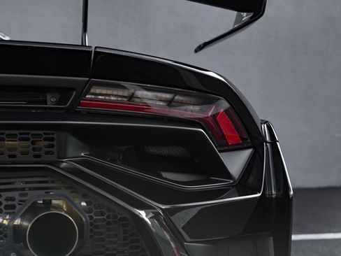 Used 2022 Lamborghini Huracan STO image 72
