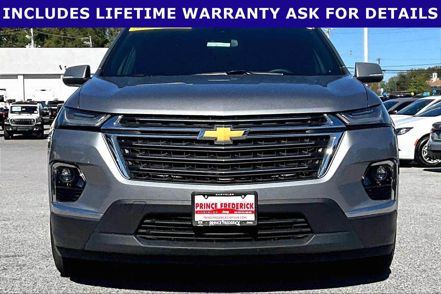 Used 2024 Chevrolet Traverse LT AWD/4WD image 2