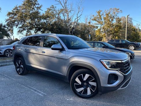 Used 2024 Volkswagen Atlas Cross Sport SE image 6