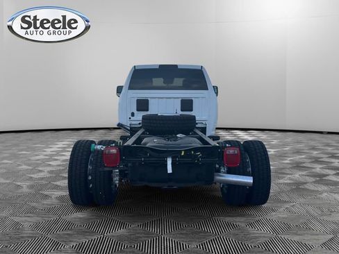 New 2026 RAM 4500 4x4 Crew Cab DRW image 4