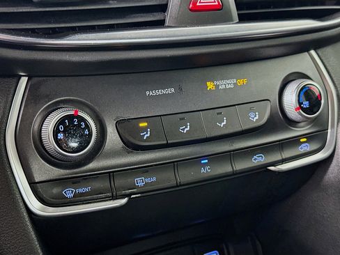 Used 2020 Hyundai Santa Fe SE FWD image 23
