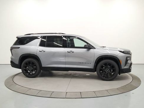New 2026 Chevrolet Traverse RS w/ LPO, Floor Liner Package FWD image 8