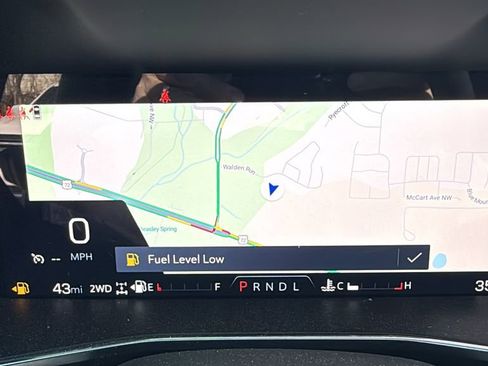 Used 2024 GMC Canyon Denali image 27