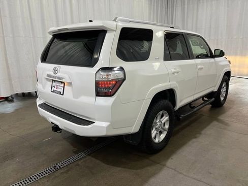 Certified 2017 Toyota 4Runner SR5 AWD/4WD image 4