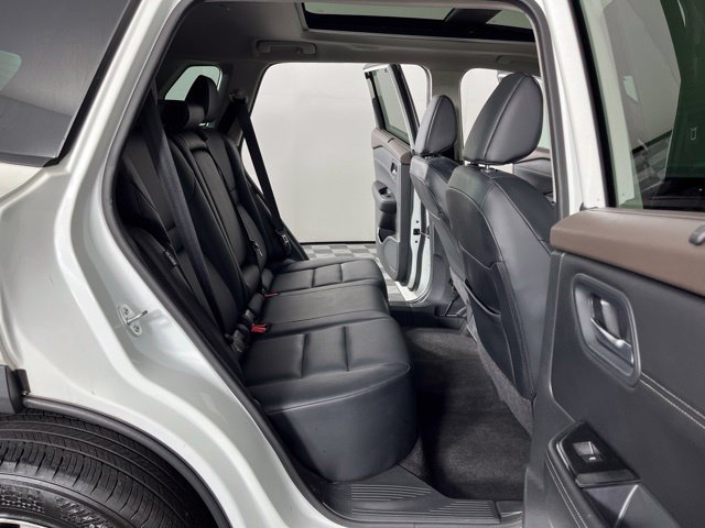 Used 2023 Nissan Rogue SV w/ SV Premium B Package FWD image 48