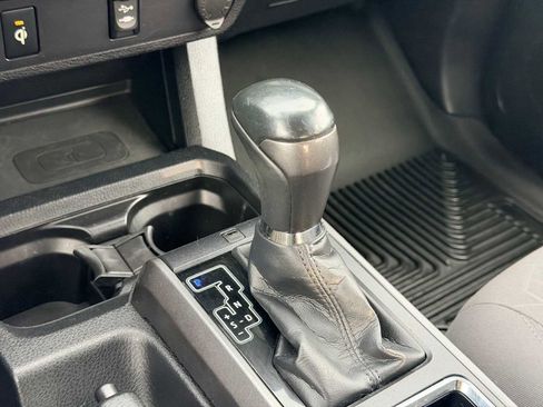 Used 2016 Toyota Tacoma TRD Sport image 30