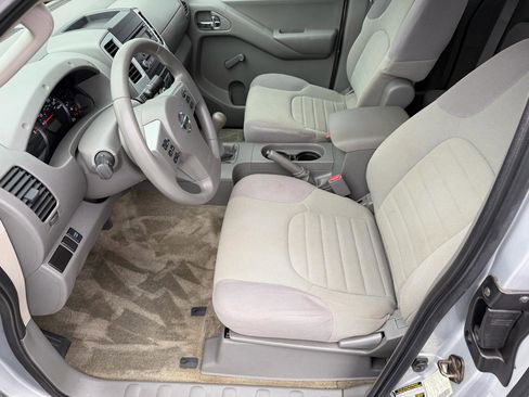 Used 2014 Nissan Frontier S w/ S Preferred Package image 8