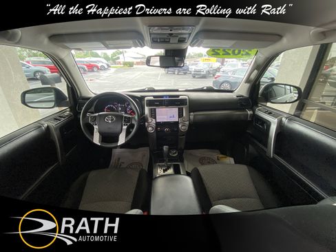 Used 2022 Toyota 4Runner SR5 AWD/4WD image 17