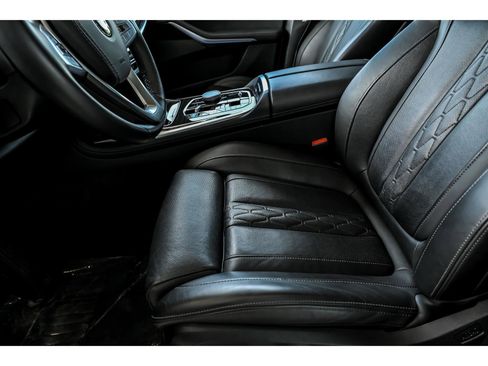 Used 2025 BMW X7 xDrive40i AWD/4WD image 11