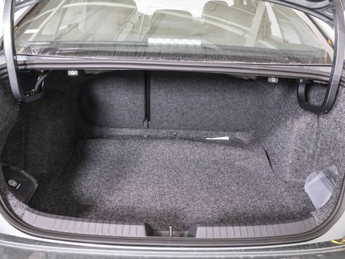 Used 2026 Volkswagen Jetta SE FWD image 36