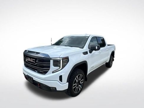 Used 2024 GMC Sierra 1500 AT4 w/ AT4 Premium Package AWD/4WD image 7