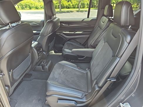 Used 2023 Jeep Grand Cherokee L Laredo AWD/4WD image 17
