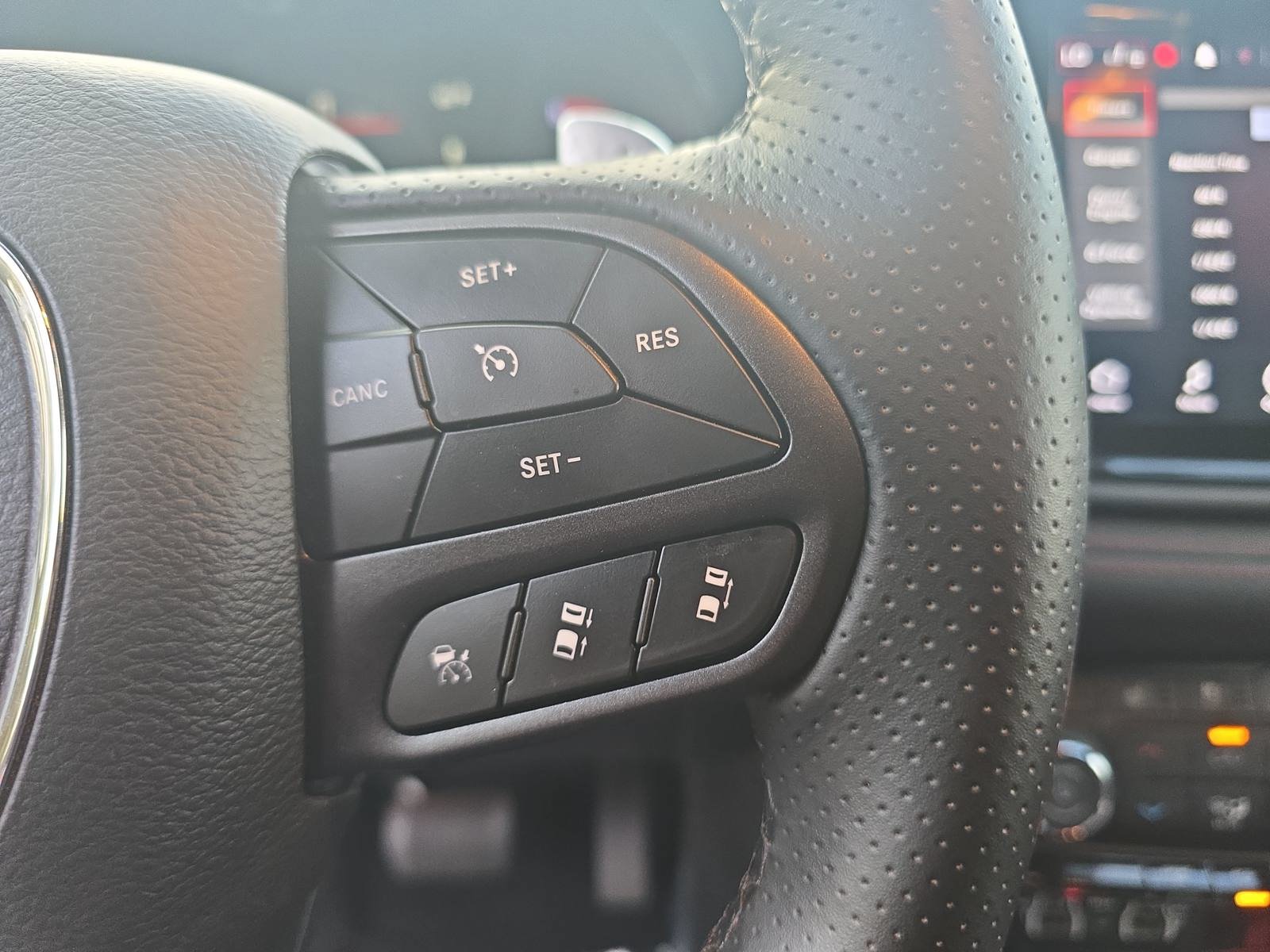 Used 2025 Dodge Durango R/T AWD/4WD image 18