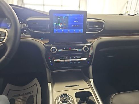Used 2023 Ford Explorer Limited w/ Class IV Trailer Tow Package AWD/4WD image 17