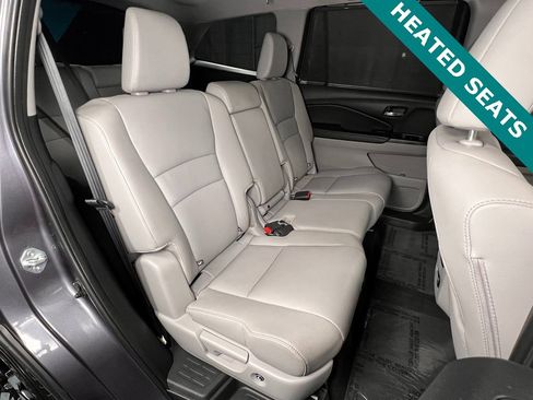 Used 2022 Honda Pilot Touring image 12