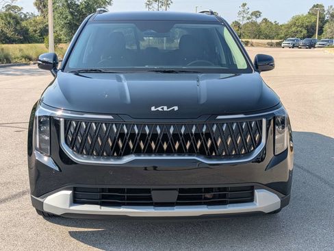 Certified 2026 Kia Carnival EX FWD image 2