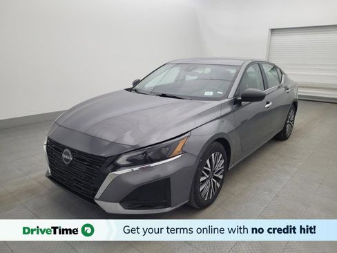 Used 2024 Nissan Altima 2.5 SV image 1